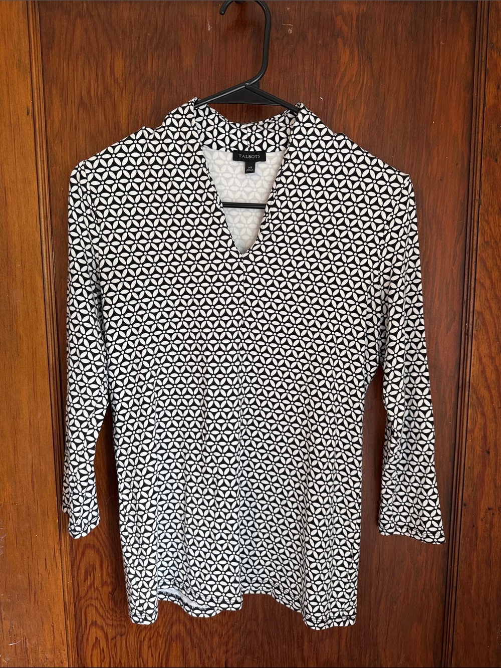 Talbots Black & White Geometric V-Neck - XS